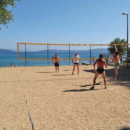 Holiday home Pet Friendly In Kastel Luksic With Wifi *