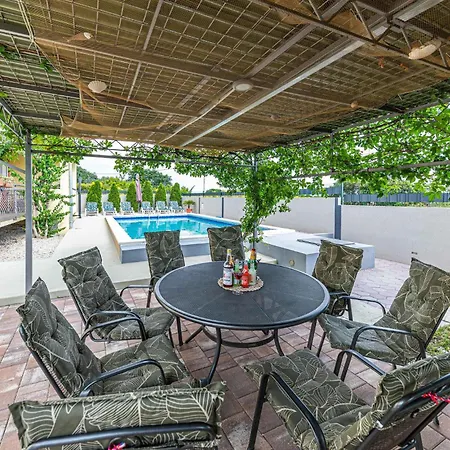 Pet Friendly In Kastel Luksic With Wifi *