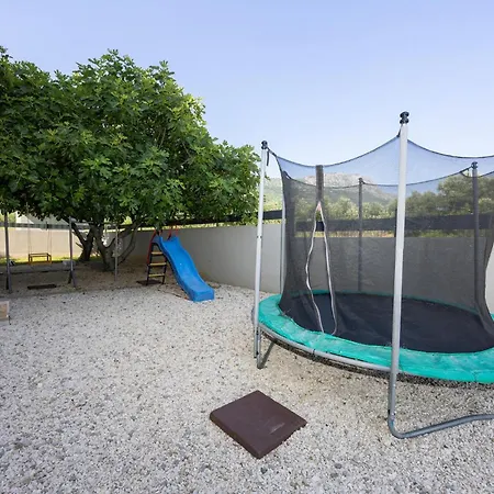 Pet Friendly In Kastel Luksic With Wifi Casa de Férias