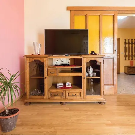 Six-bedroom Kastel Luksic With A Fireplace 02 *