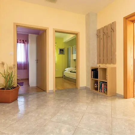 Six-bedroom Kastel Luksic With A Fireplace 02 *