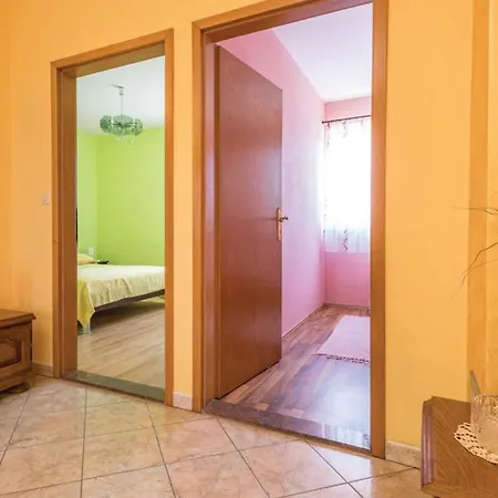 Six-bedroom Kastel Luksic With A Fireplace 02 Сasa de vacaciones *