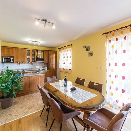 Six-bedroom Kastel Luksic With A Fireplace 02 *