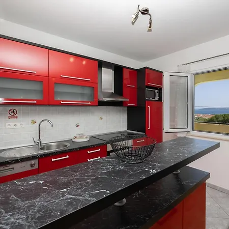 Six-bedroom Kastel Luksic With A Fireplace 02 Сasa de vacaciones