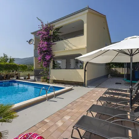 בית נופש Pet Friendly In Kastel Luksic With Wifi Kaštela